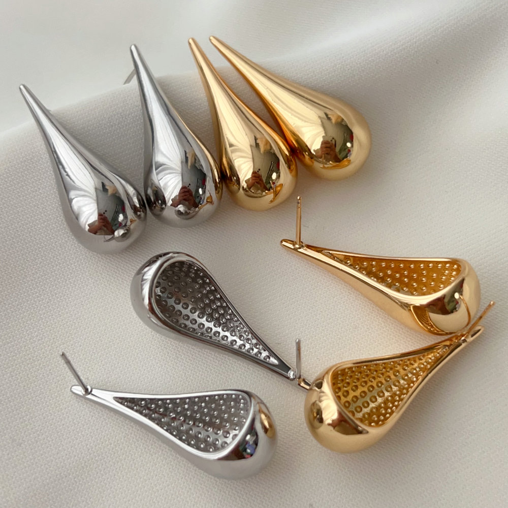 Metal teardrop earrings