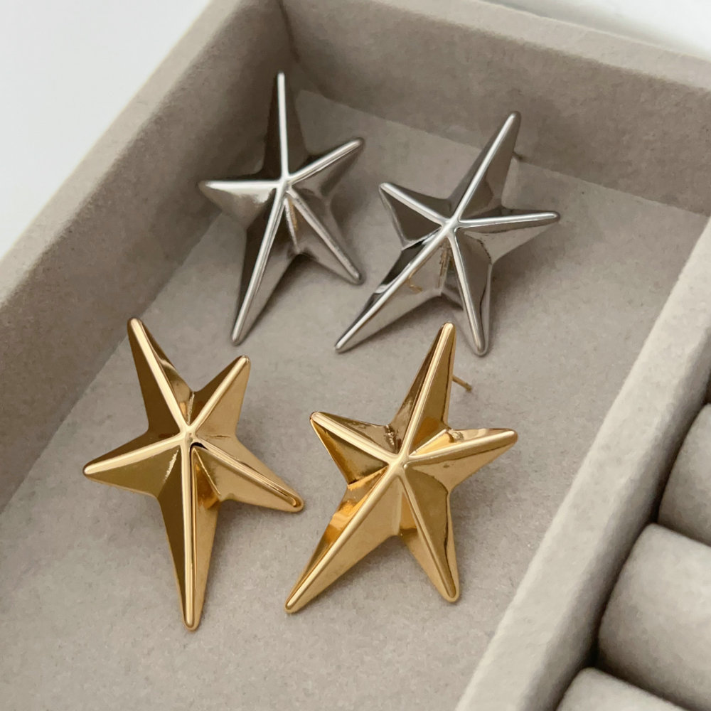 Metal star earrings