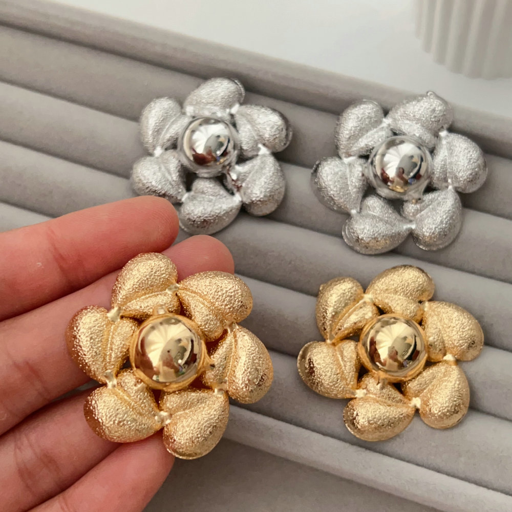 Metal flower earrings