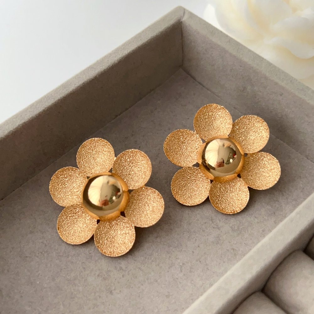 Metal flower earrings