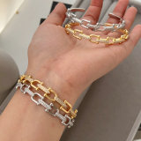 Pave T cuff