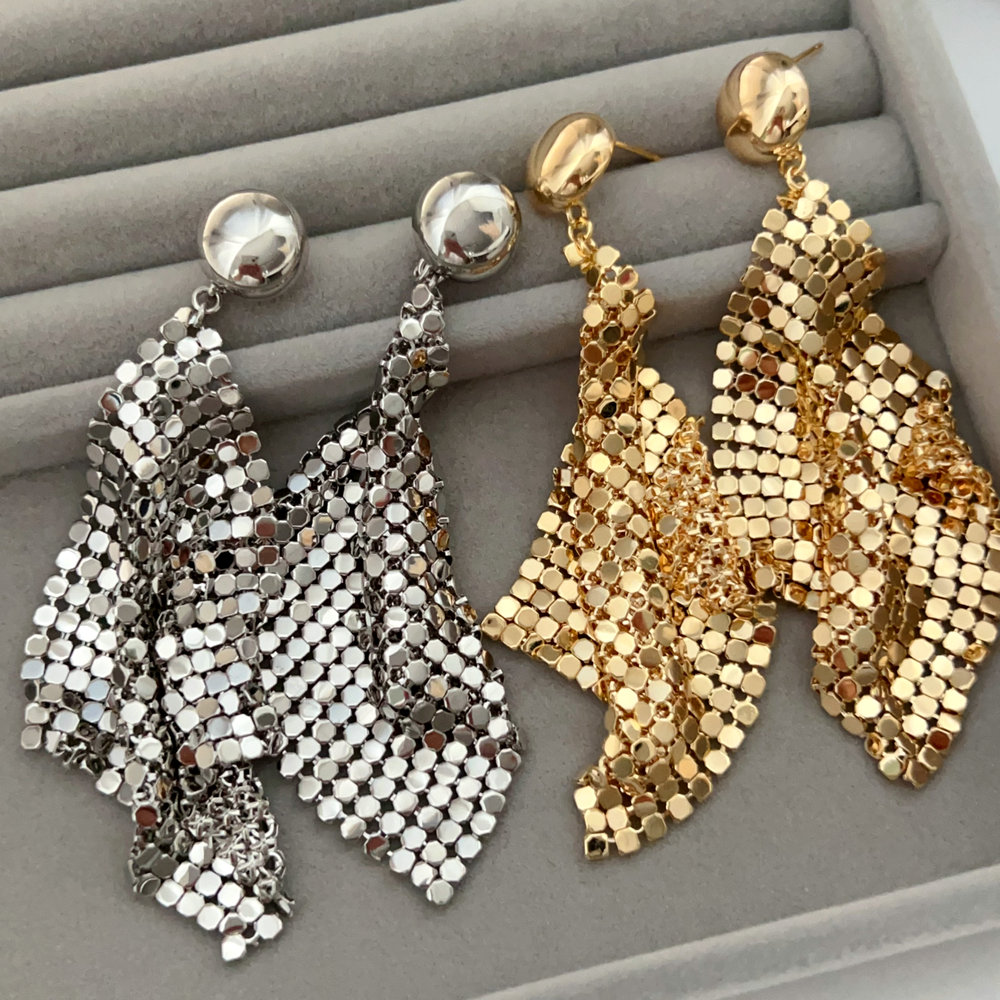 Fashion fan earrings
