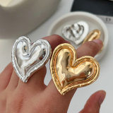 Chunky heart ring