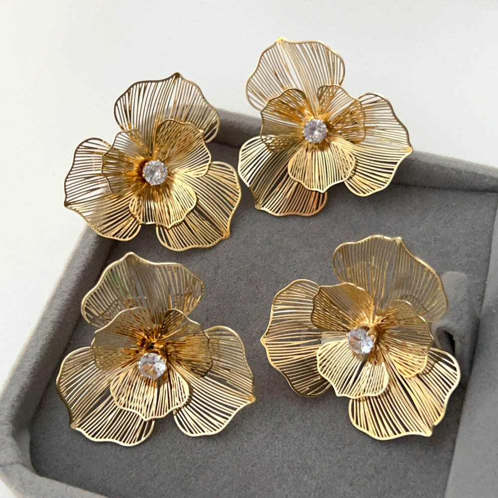 Chunky flower earrings