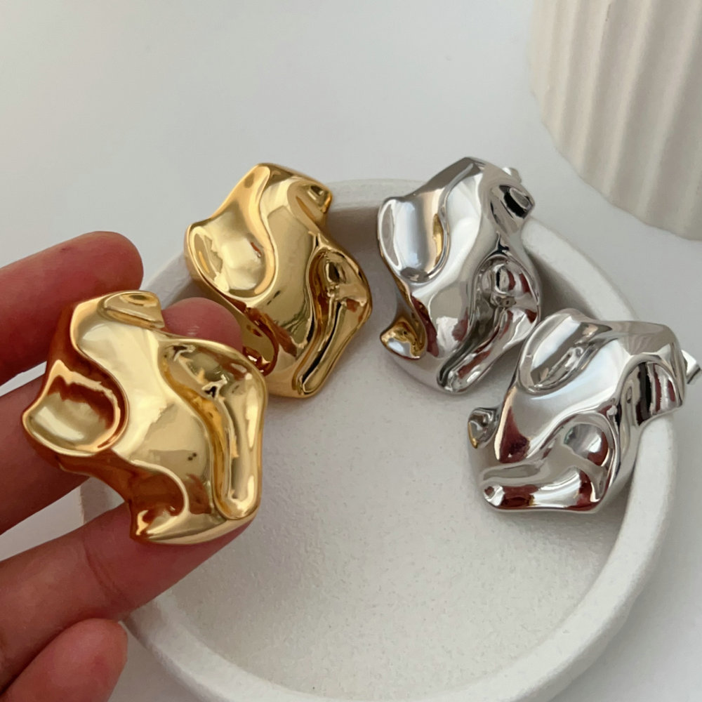 Metal chunky earrings