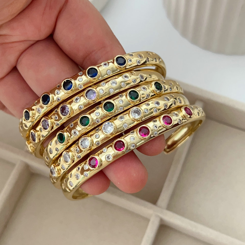 Pave zircon simple cuff