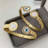 Eye cuff