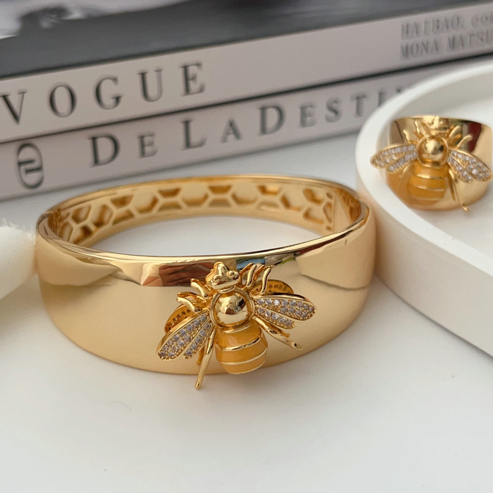 Chunky enamel bee cuff set with ring