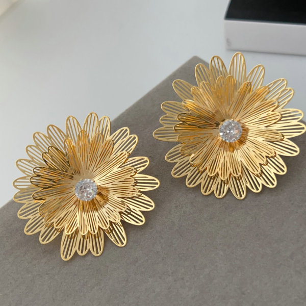 Chunky flower earrings