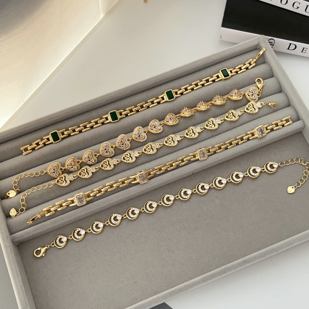 Pave zircon heart bracelet