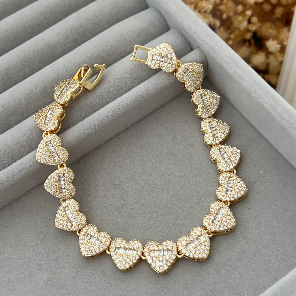 Pave heart bracelet