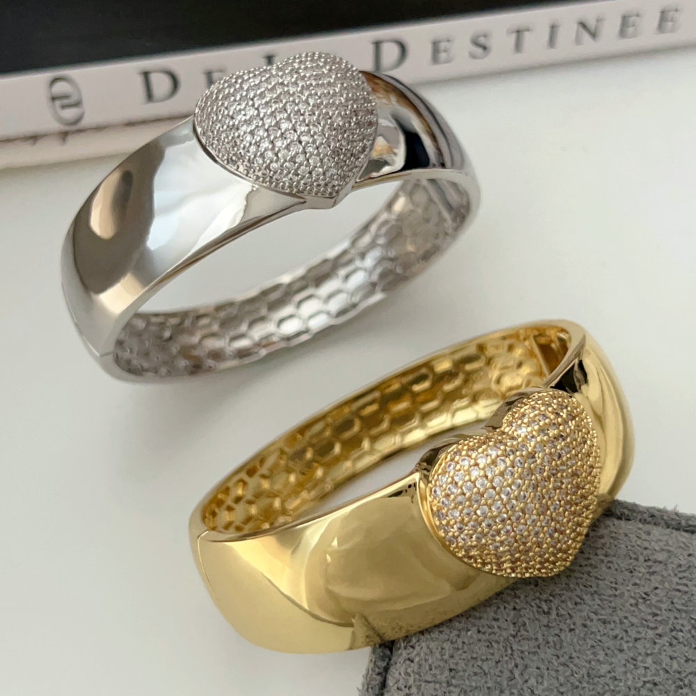 Chunky pave heart cuff