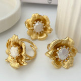 Fresh water pearl flower ring