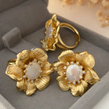 Fresh water pearl flower ring