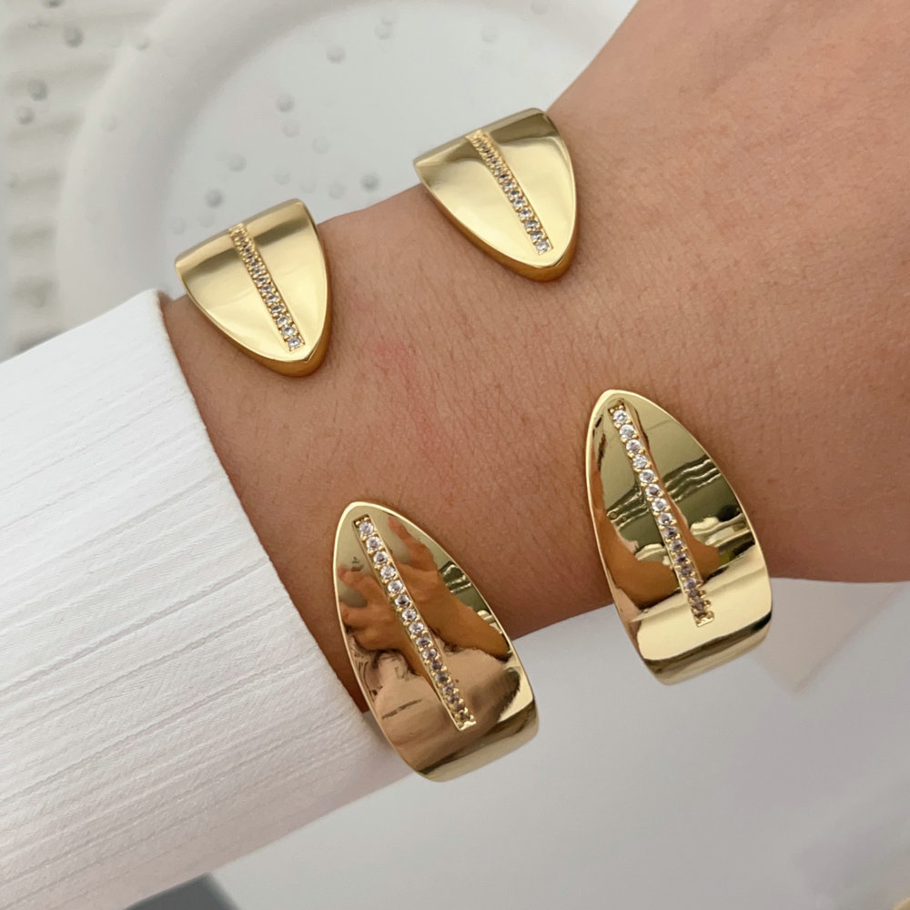 Pave leaf cuf