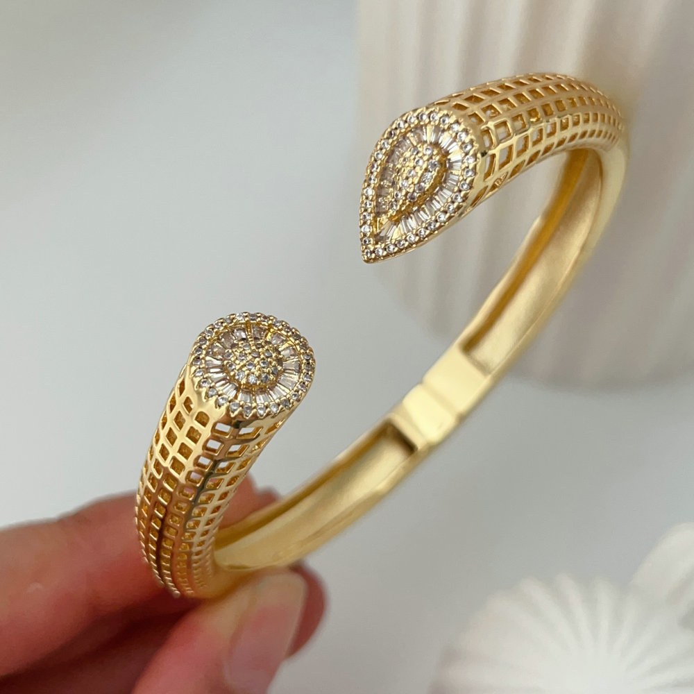 Pave fashion zircon cuff
