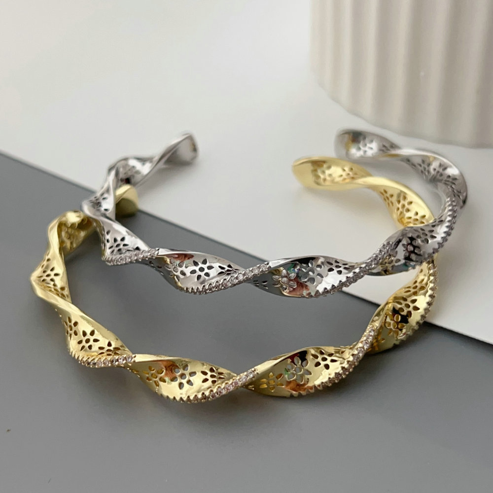 Pave wave zircon cuff