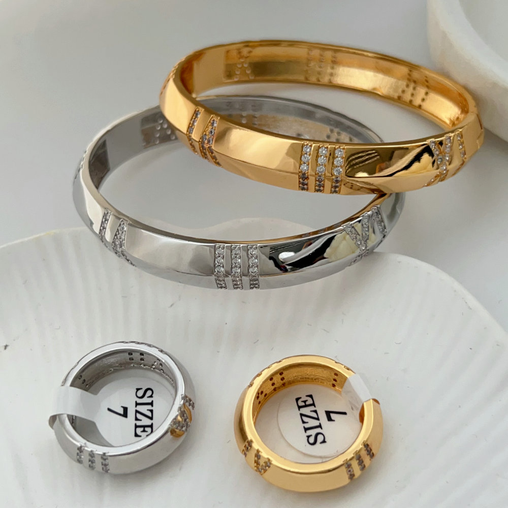 Fashion bangle set wth ring