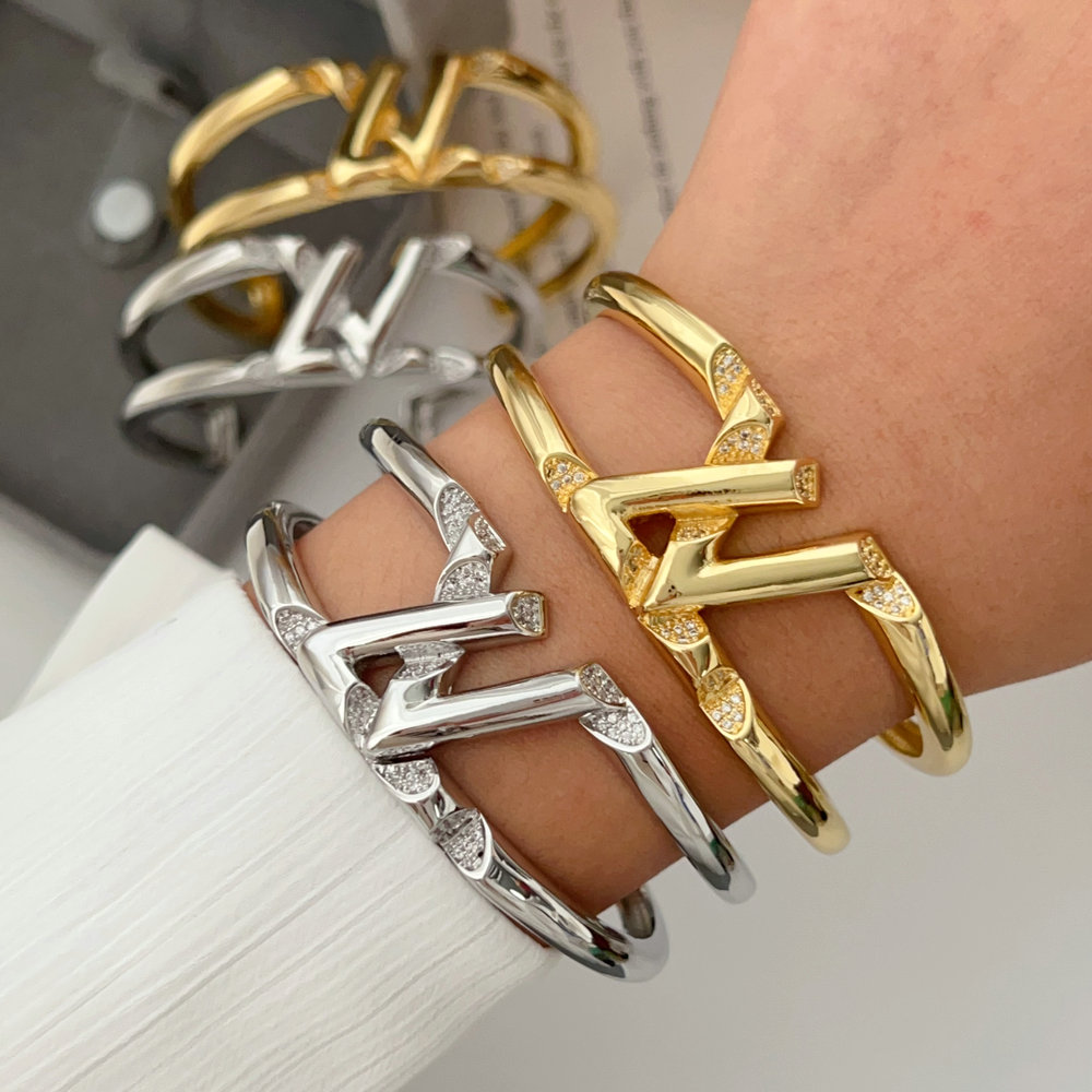 Pave chunky lv cuff
