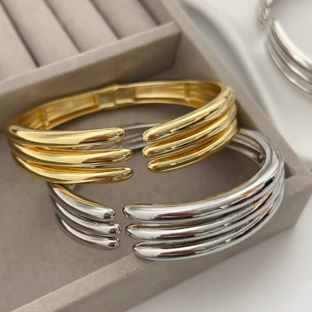 Chunky metal cuff