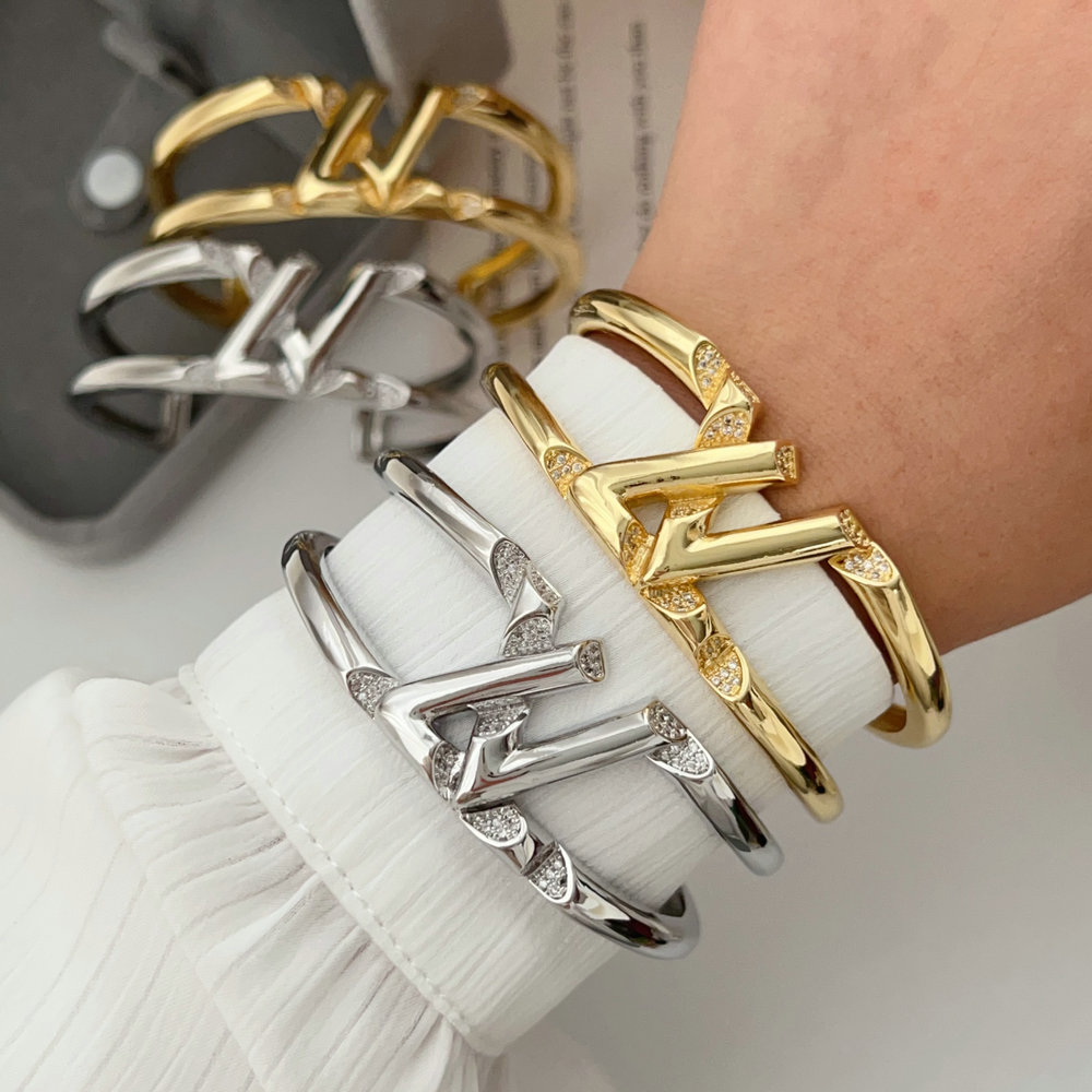 Pave chunky lv cuff
