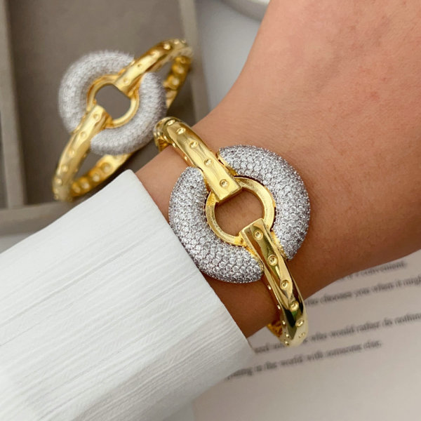 Pave round zircon bangle