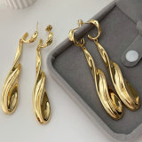 Metal long leaf earrings