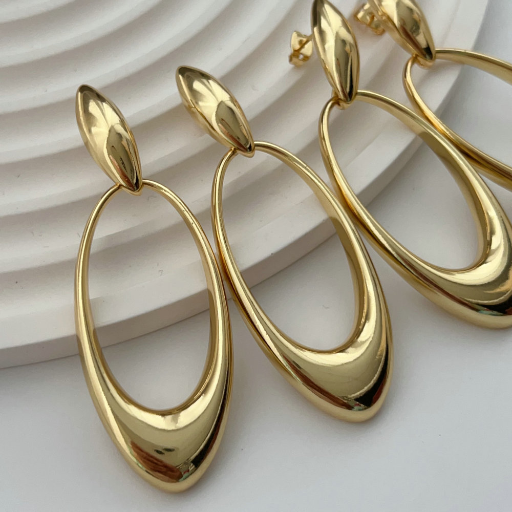 Fashion metal water drop earrings