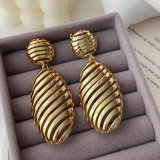 Metal allow chunky earrings