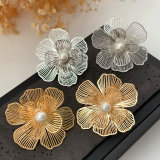 Metal flower earrings