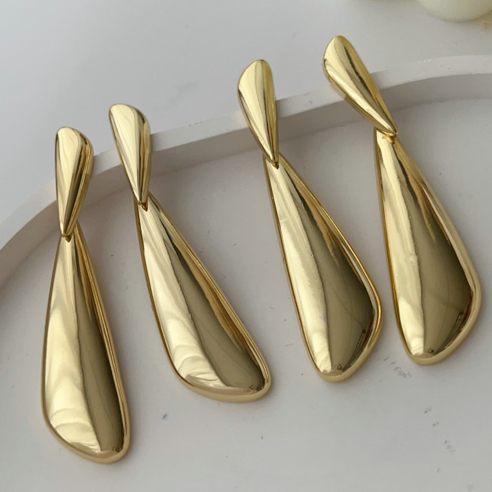 Metal speacil earrings