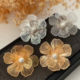 Metal flower earrings