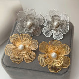 Metal flower earrings