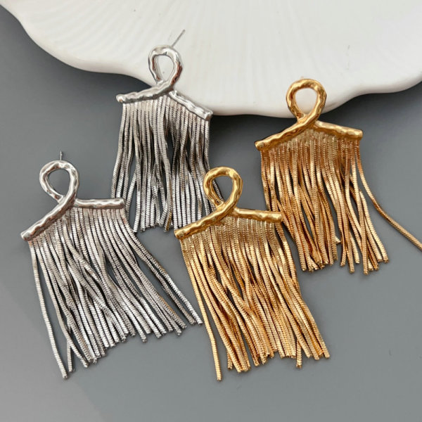 Chain tassel earrings