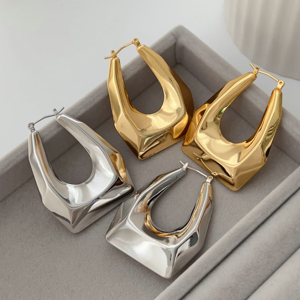Metal chunky earrings