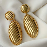 Metal allow chunky earrings