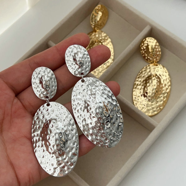 Metal oval shape earrings
