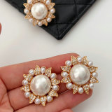 Pearl flower earrings