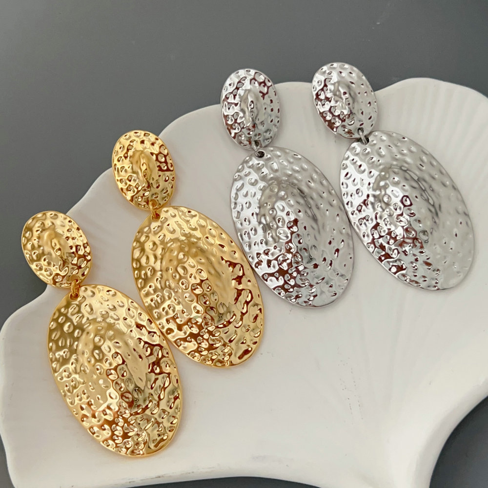 Metal oval shape earrings