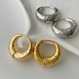 Metal round earrings