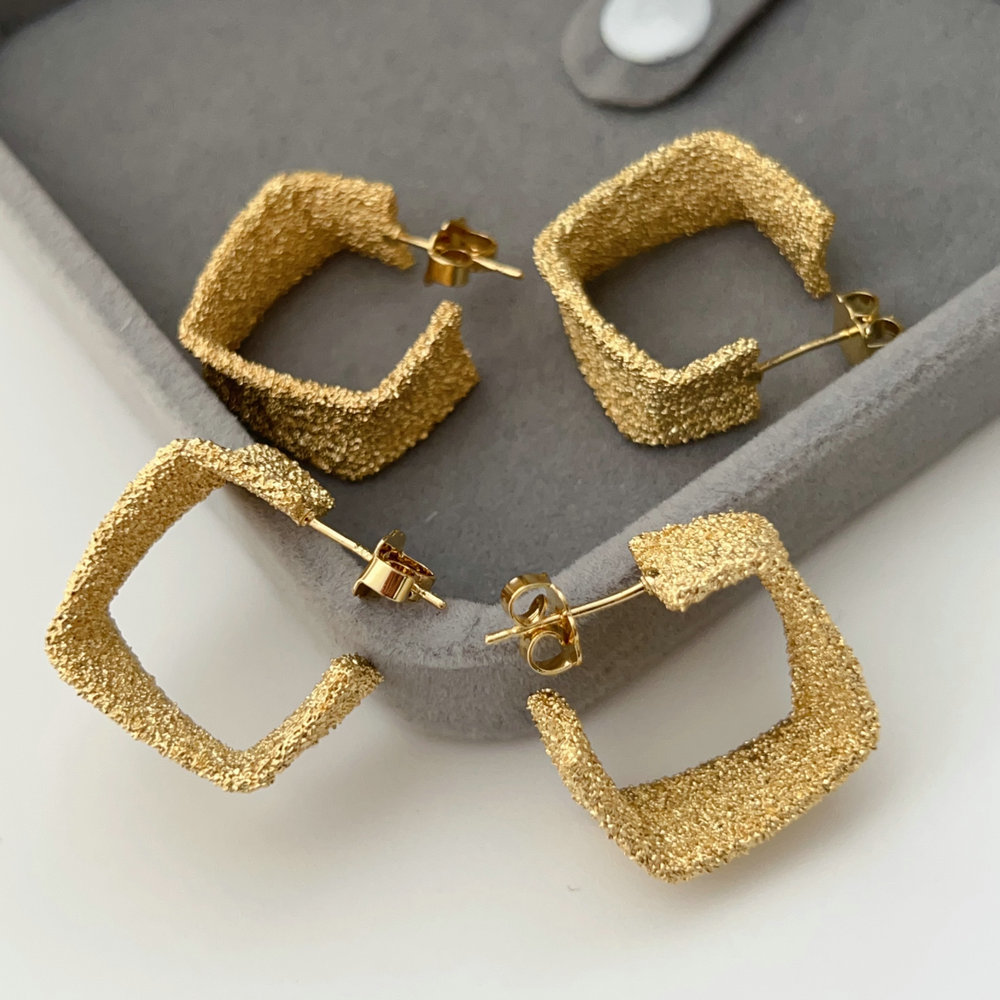 Scrub square earrings