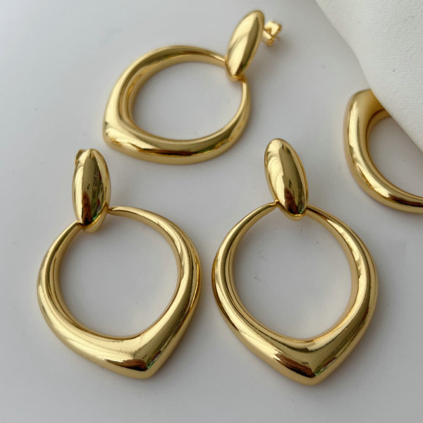 Chunky hollow water drop earrings