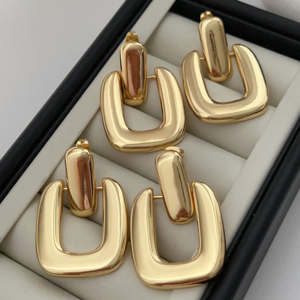 Metal square earrings
