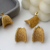 Scrub fan earrings