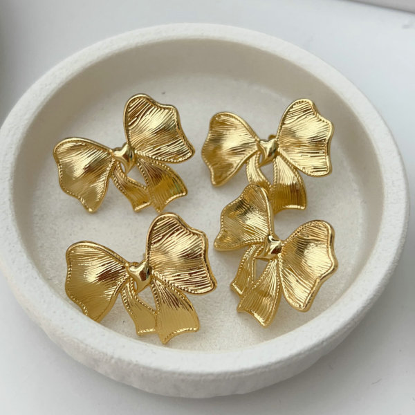 Bow earrings