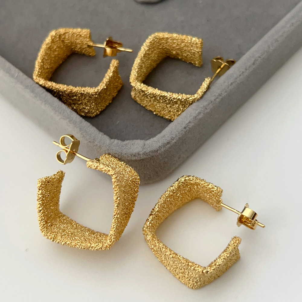 Scrub square earrings