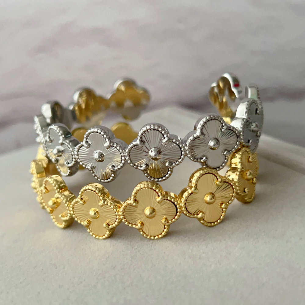 Metal clover cuff