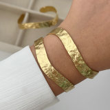 Metal s shape cuff