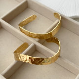 Metal s shape cuff