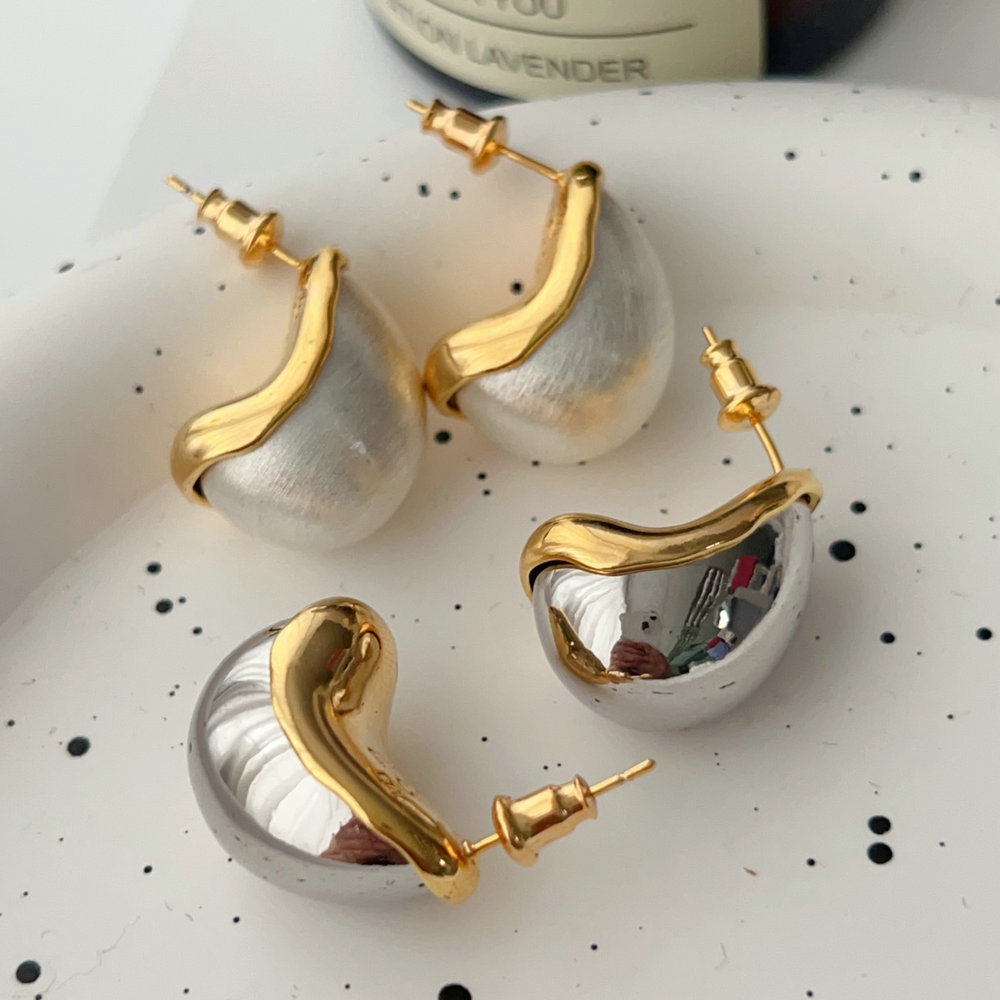 Teardrop earrings